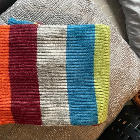 Multi colored Aeropostale scarf. - Picture 4 of 6